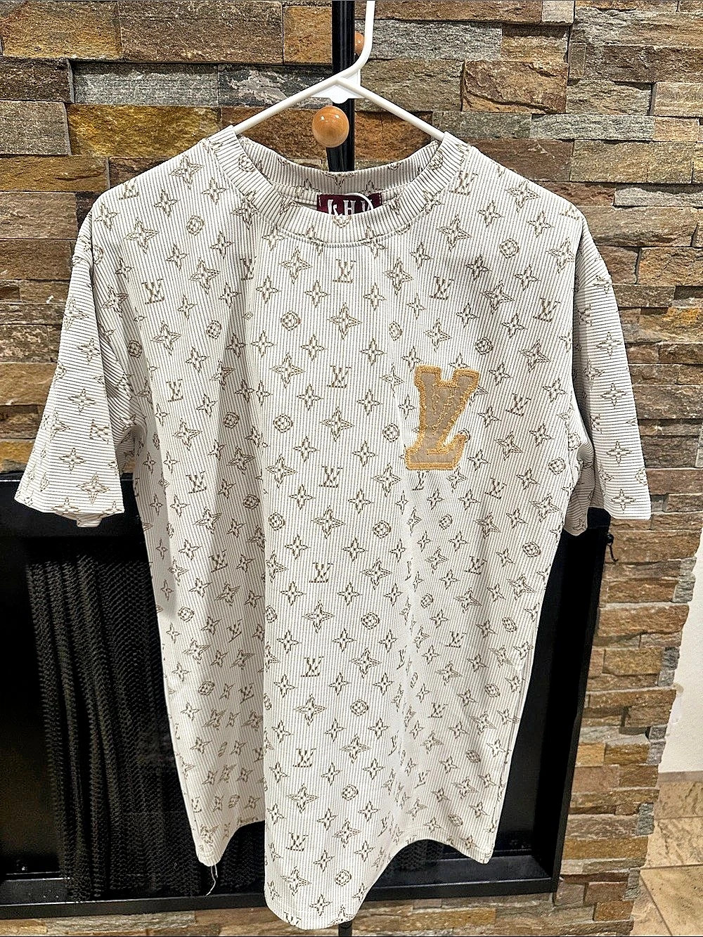 Men’s Short Sleeve Tee in White & Brown size M
